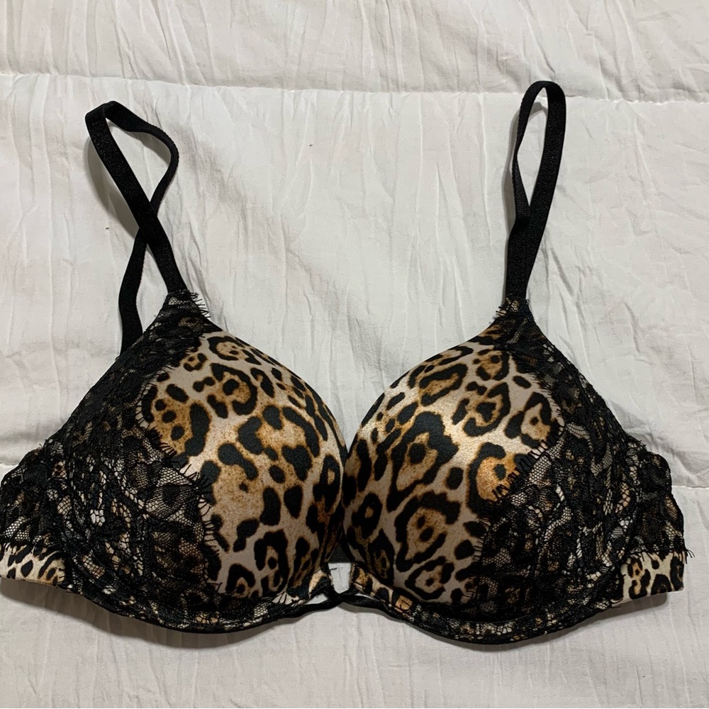 VICTORIAS SECRET CHEETAH PRINT + LACE BOMBSHELL PLUNGE BRA 32B